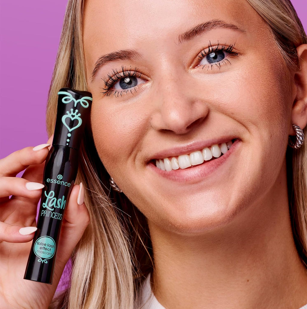 False Lash Effect Mascara – Volumizing, Lengthening, Clump-Free